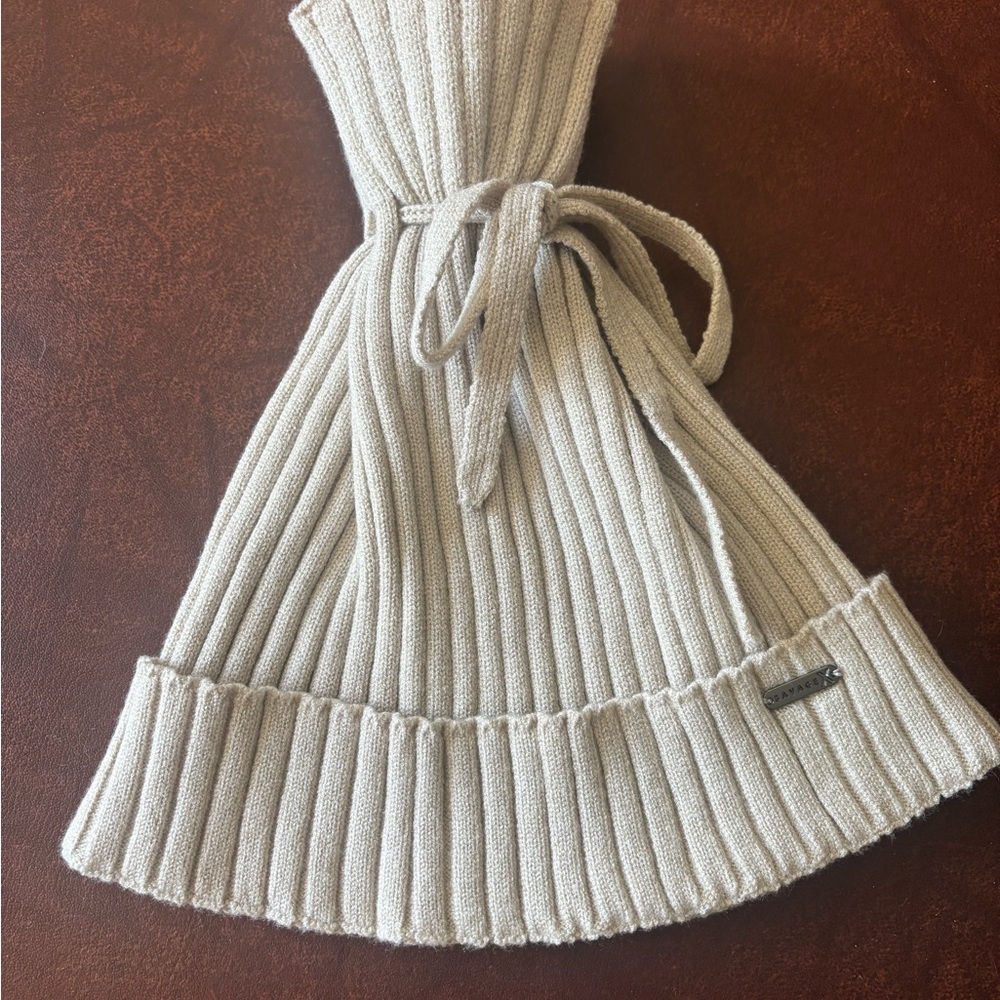 Savage Fenty hat (Rhianna’s brand)